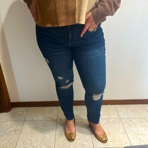 Distressed dark blue d.jeans | 10